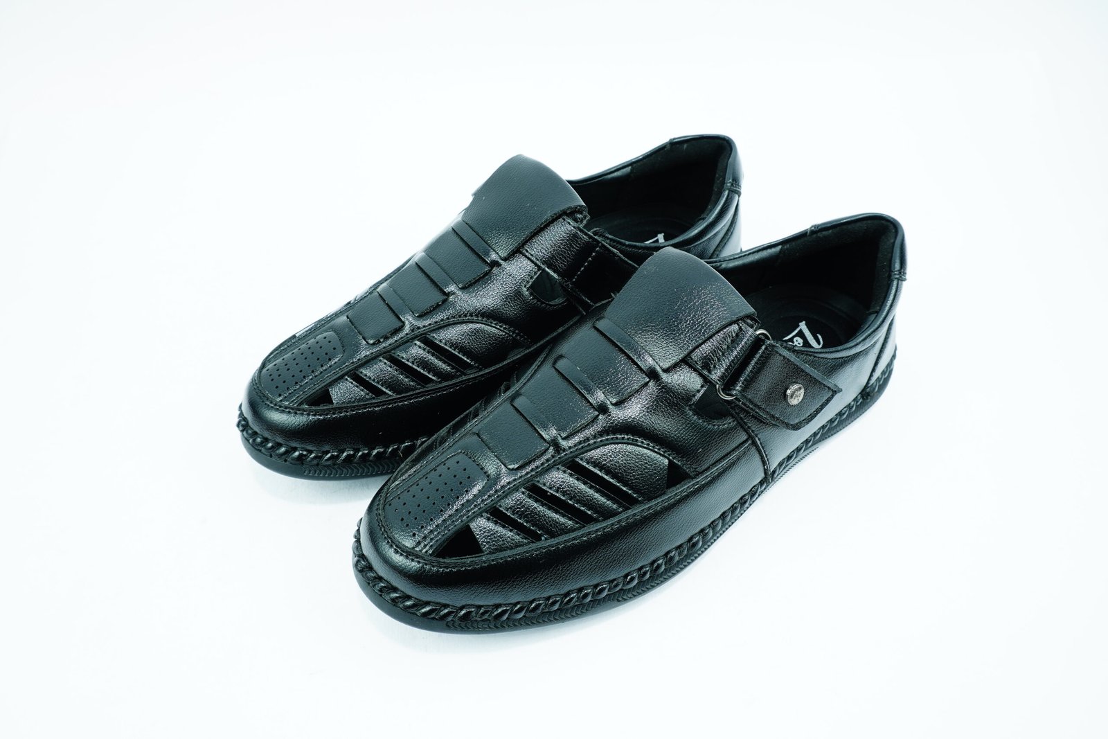 locate mens sandal 3032 locate mens sandal 3032